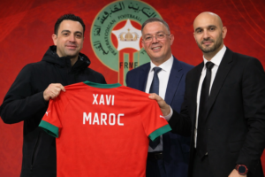 مفاوضات سرية تجمع بين فوزي لقجع وتشافي هيرنانديز لخلافة وليد الركراكي في المنتخب المغربي قبل كأس العالم 2026