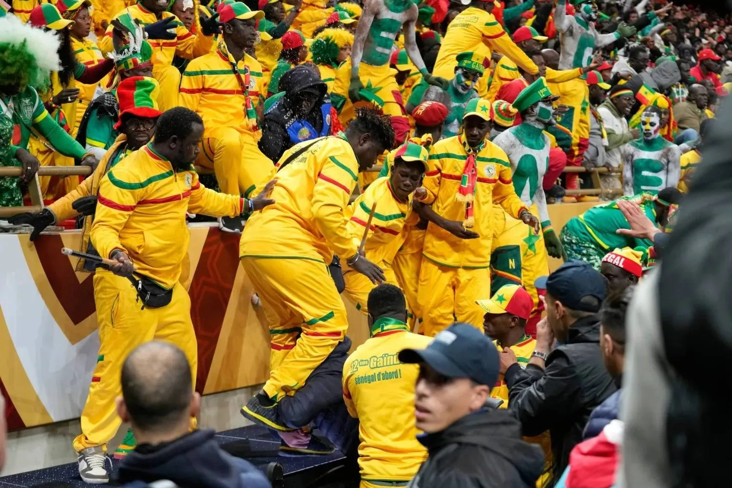 عاجل : أحكام نافذة في حق مثيري الشغب بنهائي “الكان”