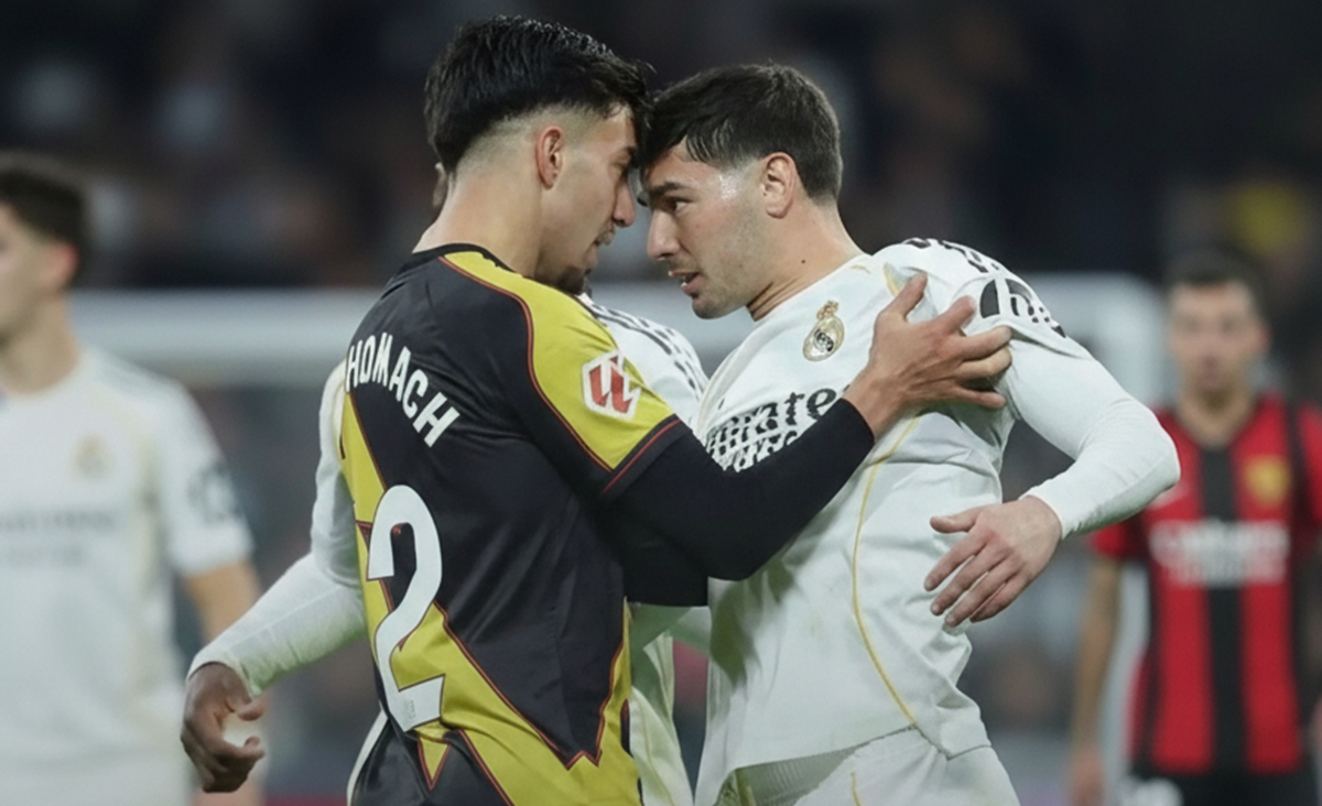 صراع بين إبراهيم دياز و إلياس أخوماش في مباراة اليوم بين ريال مدريد و رايو فاييكانو