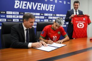 الزابيري إلى رين رسميًا.. “بطل العالم” يختار الليغ 1 ويرفض الملايير الخليجية