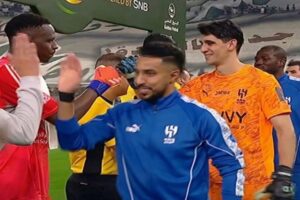 بطل الكلاسيكو! ياسين بونو يُحطم أحلام ميندي بتصديَّين في ركلات الترجيح ويقود الهلال لنهائي كأس الملك