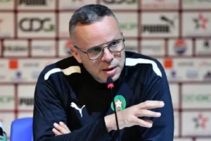 جدل واسع حول اختيارات مدرب المنتخب المغربي محمد وهبي قبل وديتي الإكوادور وباراغواي
