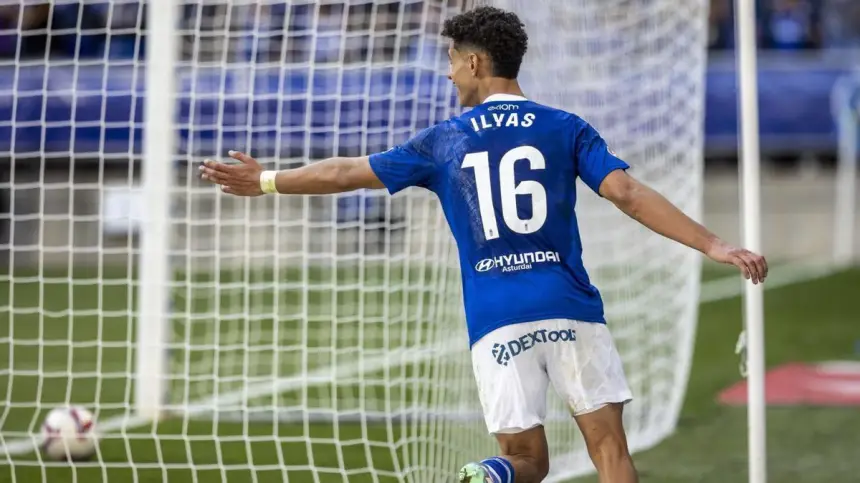 إلياس شعيرة يسجل هدفا رائعا ويقود ريال أوفيدو لتعادل مثير أمام فياريال في الدوري الإسباني