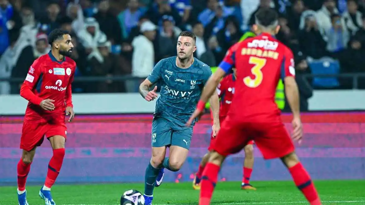 تعرف على معلق مباراة الهلال وضمك في دوري روشن السعودي للمحترفين