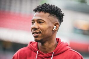 من هو توفيق بن الطيب سيرة الذاتية ويكيبيديا