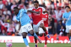 القنوات المفتوحة الناقلة لمباراة مان سيتي وآرسنال في الدوري الإنجليزي الممتاز