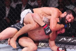 توقيت نزال حمزة شيماييف وشون ستريكلاند والقنوات الناقلة في UFC 328