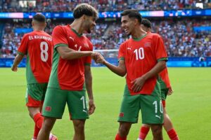 نجم المنتخب المغربي يغادر فريقه برسالة مؤثرة