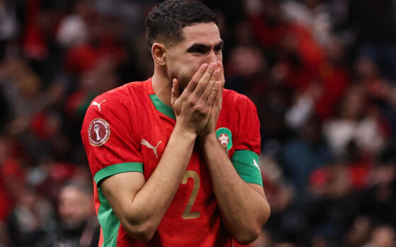 حكيمي ينفجر في وجه مسؤول الفيفا ويذخل في مشاداة قبل مباراة البرازيل بكأس العالم 2026
