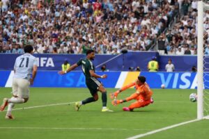 تعرف على رجل مباراة السعودية وأوروغواي في كأس العالم 2026