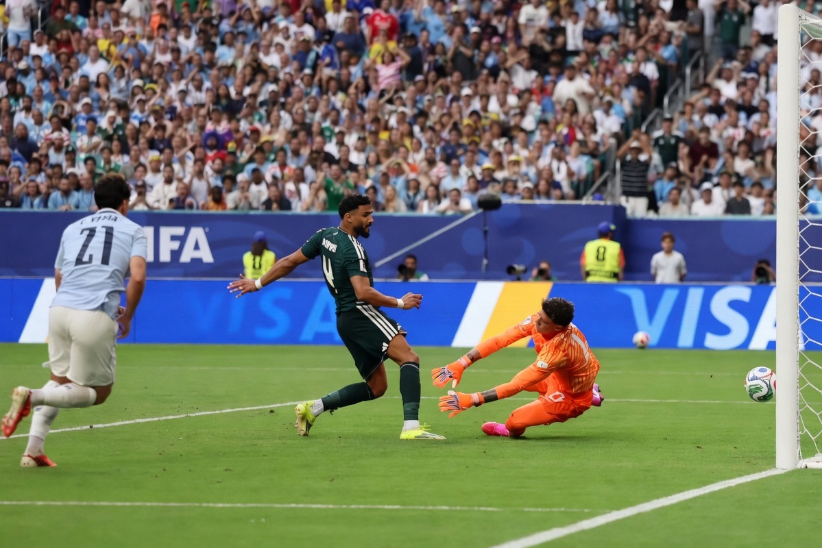 تعرف على رجل مباراة السعودية وأوروغواي في كأس العالم 2026