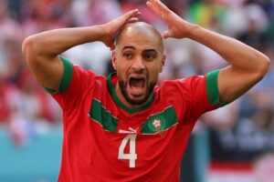 لقطة سفيان أمرابط مع صحفي مغربي تثير الجدل في كأس العالم 2026.. ماذا حدث؟