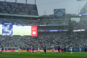 مدة توقف مباراة العراق وفرنسا في كأس العالم 2026 بسبب الأحوال الجوية