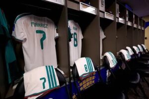 تشكيلة منتخب الجزائر الرسمية ضد الأردن في كأس العالم 2026