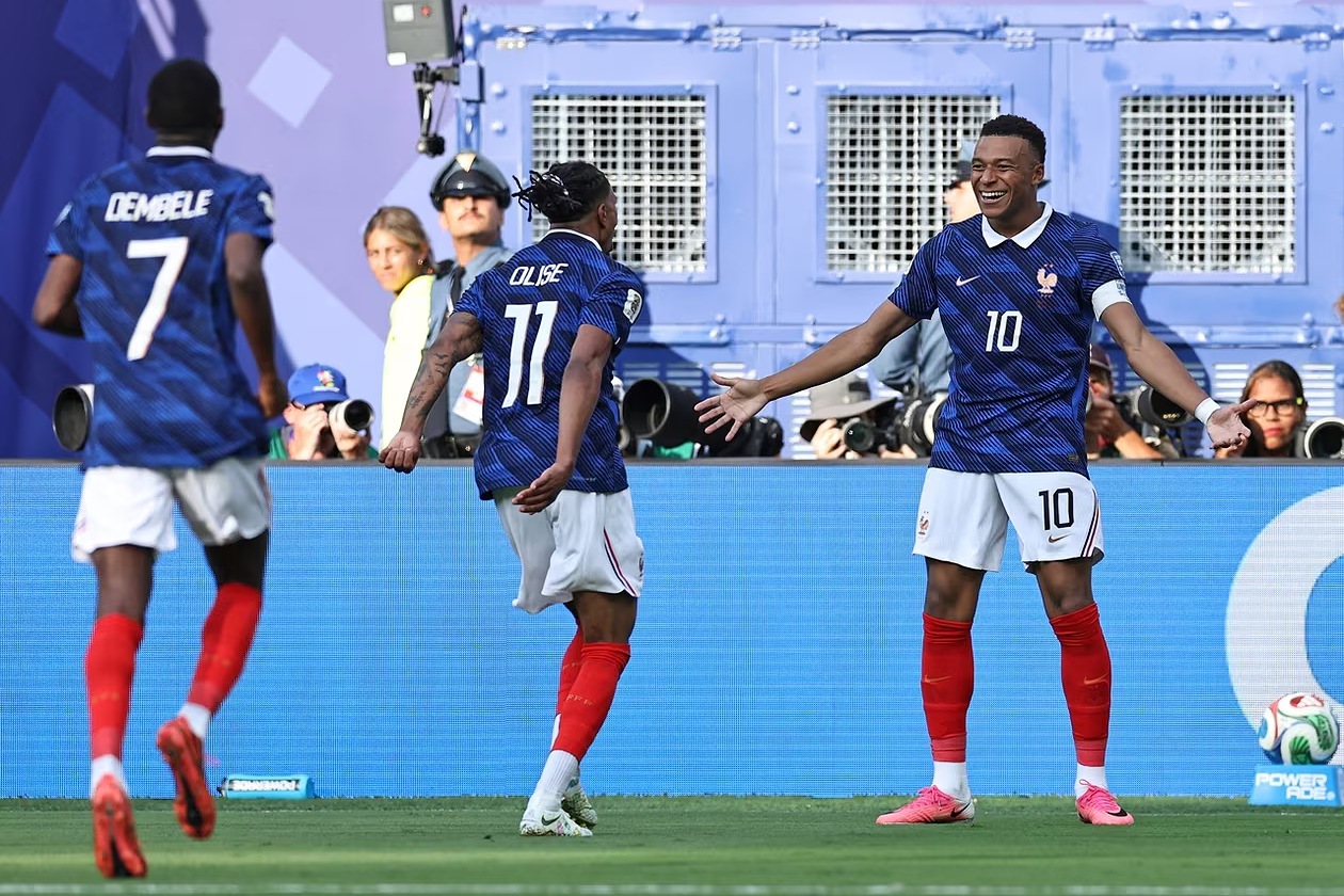 تعرف على رجل مباراة فرنسا والسويد في كأس العالم 2026