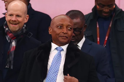 غياب رئيس الكاف عن مباراة الجزائر وحضوره مواجهة المغرب يثير التساؤلات في كأس العالم 2026
