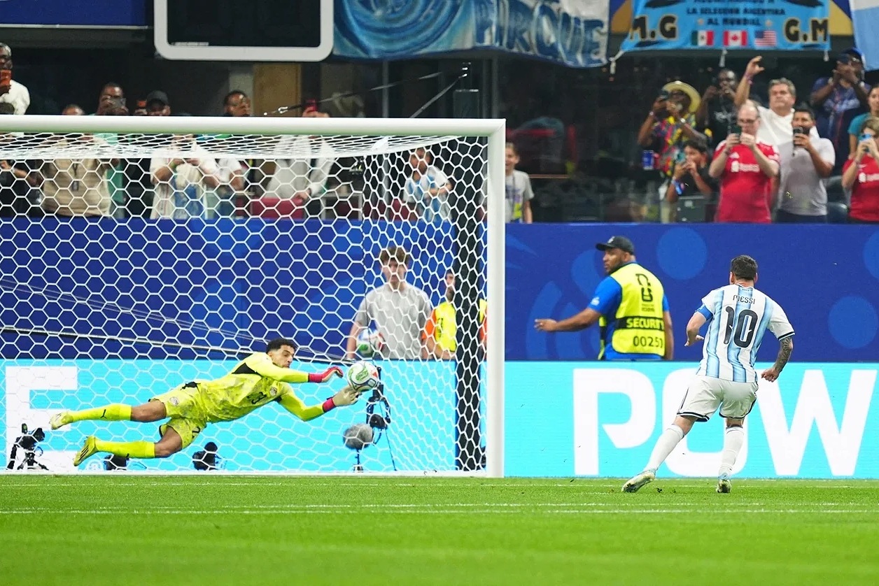 تعرف على رجل مباراة الأرجنتين ومصر في كأس العالم 2026