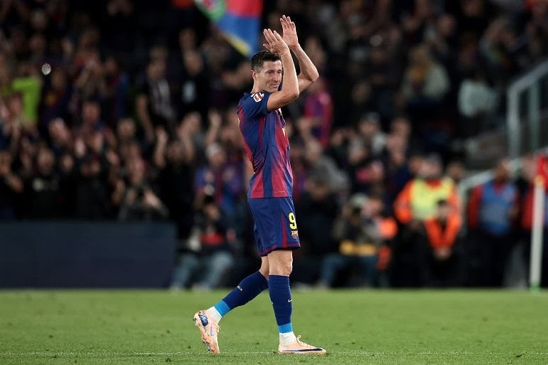 الراحلون عن برشلونة في صيف 2026 وليفاندوفسكي أبرز الراحلين