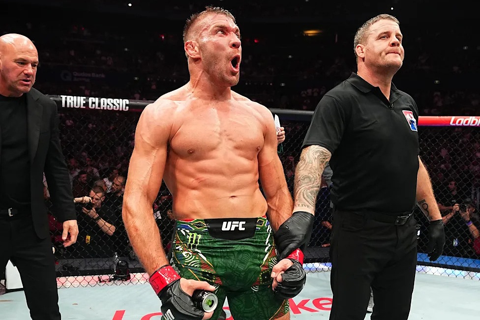 دو بليسيس يهزم كامارو عثمان بإجماع الحكام في نزال قوي ضمن UFC 281 ويواصل هيمنته
