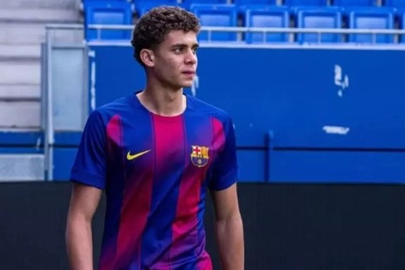برشلونة يكتسح أوروبا برباعية ويؤكد جاهزيته للموسم الجديد سجل منها المصري حمزة عبد الكريم هدف