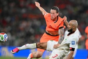 هولندا تضغط على نجم المنتخب المغربي لتغيير جنسيته الرياضية