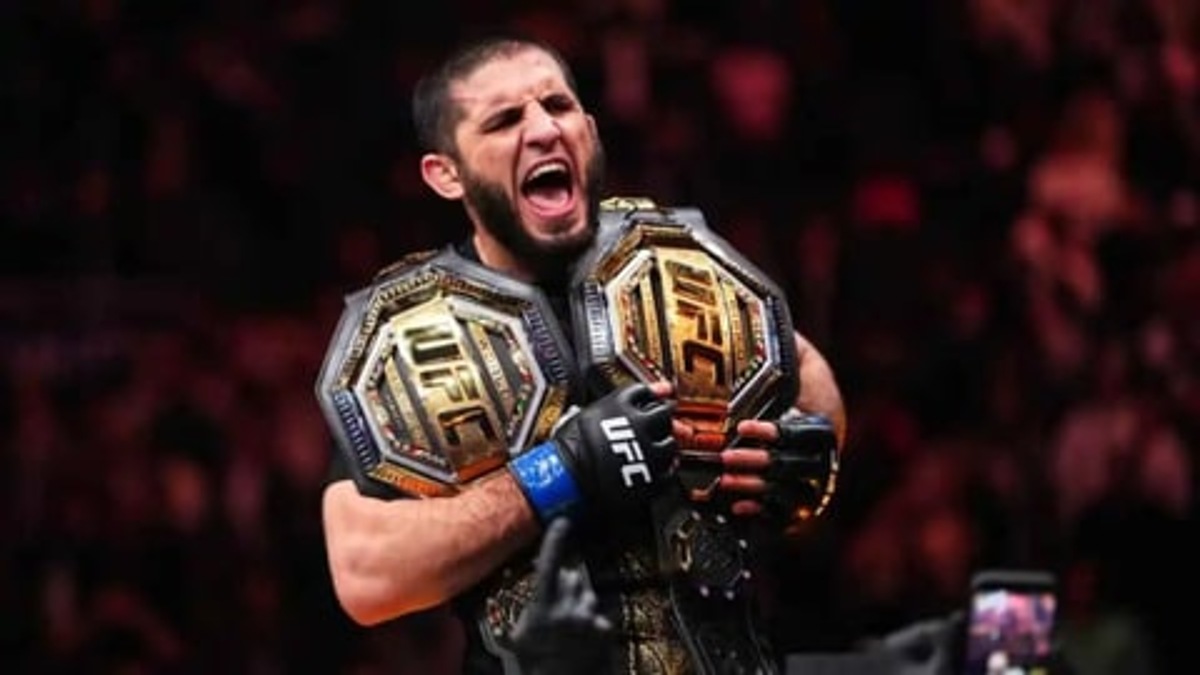إسلام ماخاشيف يهزم إيان غاري ويحافظ على لقب وزن الوسط في UFC 330