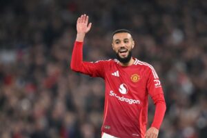 تعرف على معلق مباراة مانشستر يونايتد وهال سيتي في الدوري الإنجليزي الممتاز