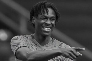 وفاة اللاعب البرتغالي كيفين كاسترو عن عمر 25 عاماً بعد سقوطه خلال مباراة
