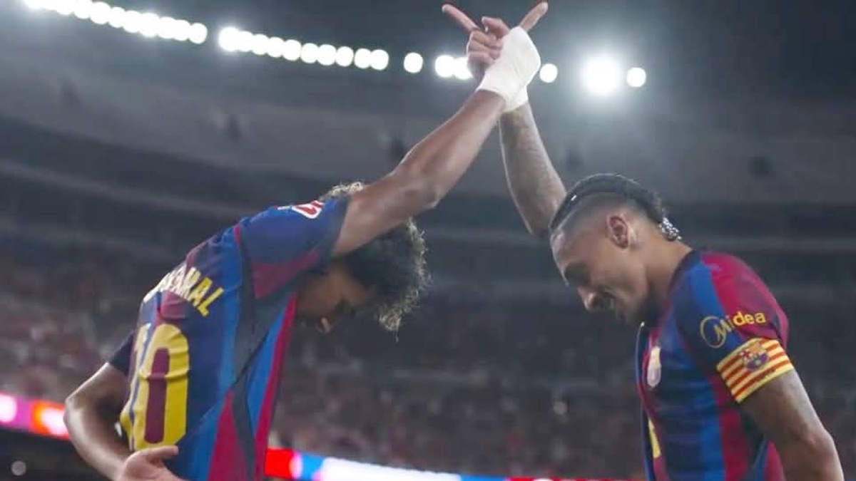 تعرف على رجل مباراة برشلونة ورايو فاليكانو في الدوري الإسباني