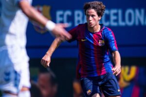 لاعب الجزائر يغادر برشلونة وينتقل إلى فريق غير متوقع في الميركاتو الصيفي