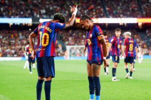 تعرف على رجل مباراة برشلونة وفالنسيا في الدوري الإسباني