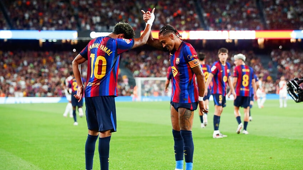 تعرف على رجل مباراة برشلونة وفالنسيا في الدوري الإسباني