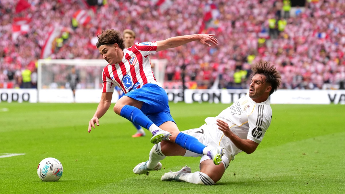 تعرف على رجل مباراة ريال مدريد وأتلتيكو مدريد في الدوري الإسباني